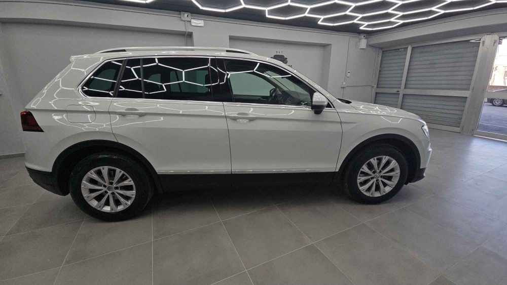 
								Volkswagen Tiguan 2.0 tdi Advanced 150cv dsg full									