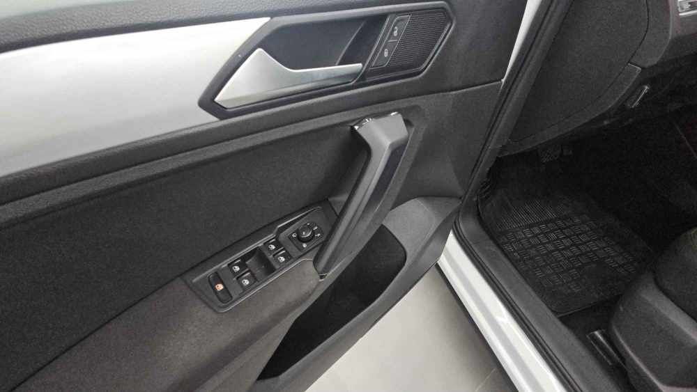 
								Volkswagen Tiguan 2.0 tdi Advanced 150cv dsg full									