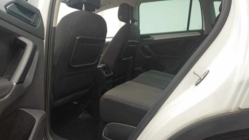 
								Volkswagen Tiguan 2.0 tdi Advanced 150cv dsg full									