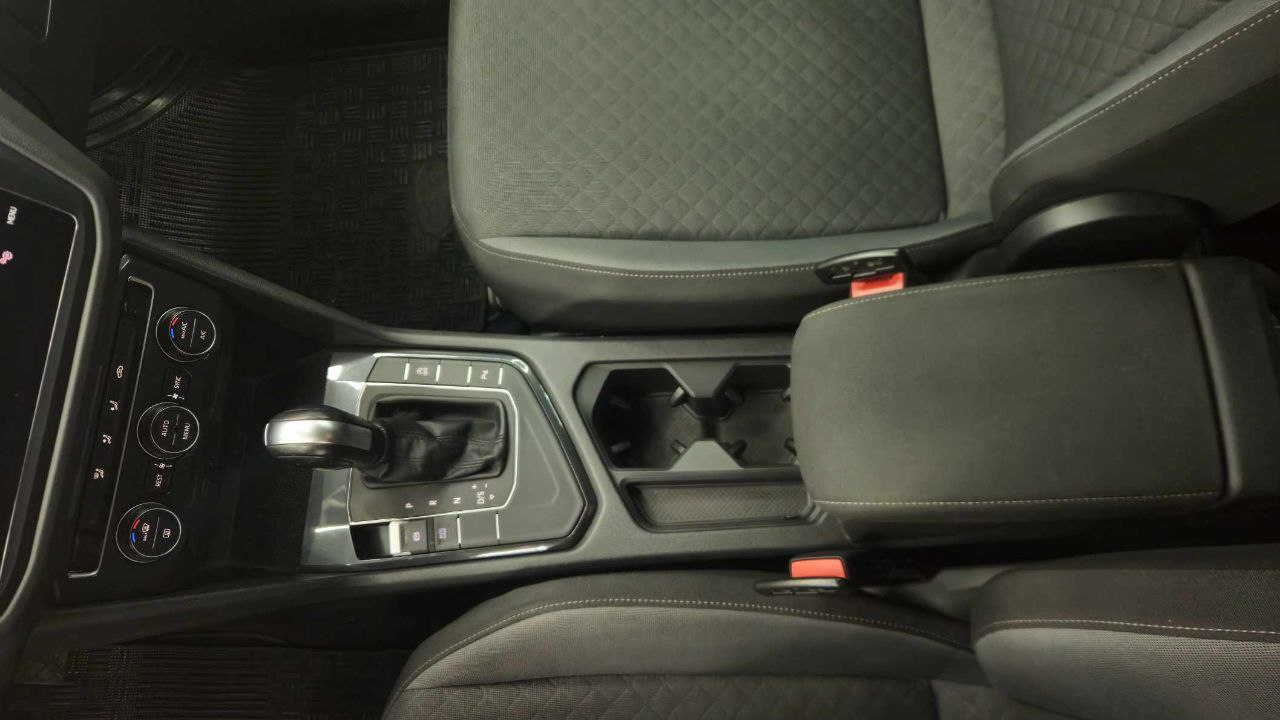 
								Volkswagen Tiguan 2.0 tdi Advanced 150cv dsg full									