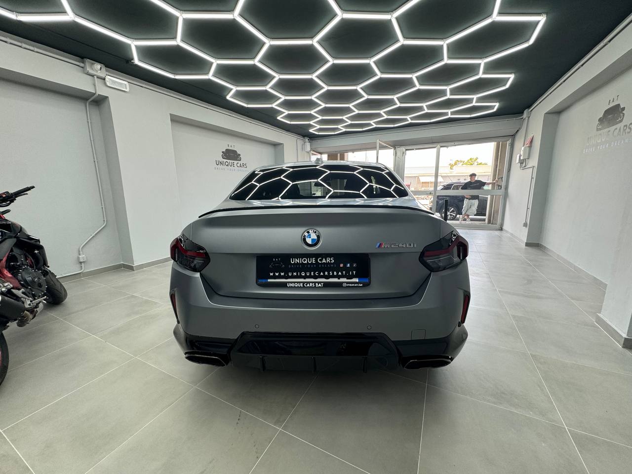 
								BMW M240i XDRIVE full									