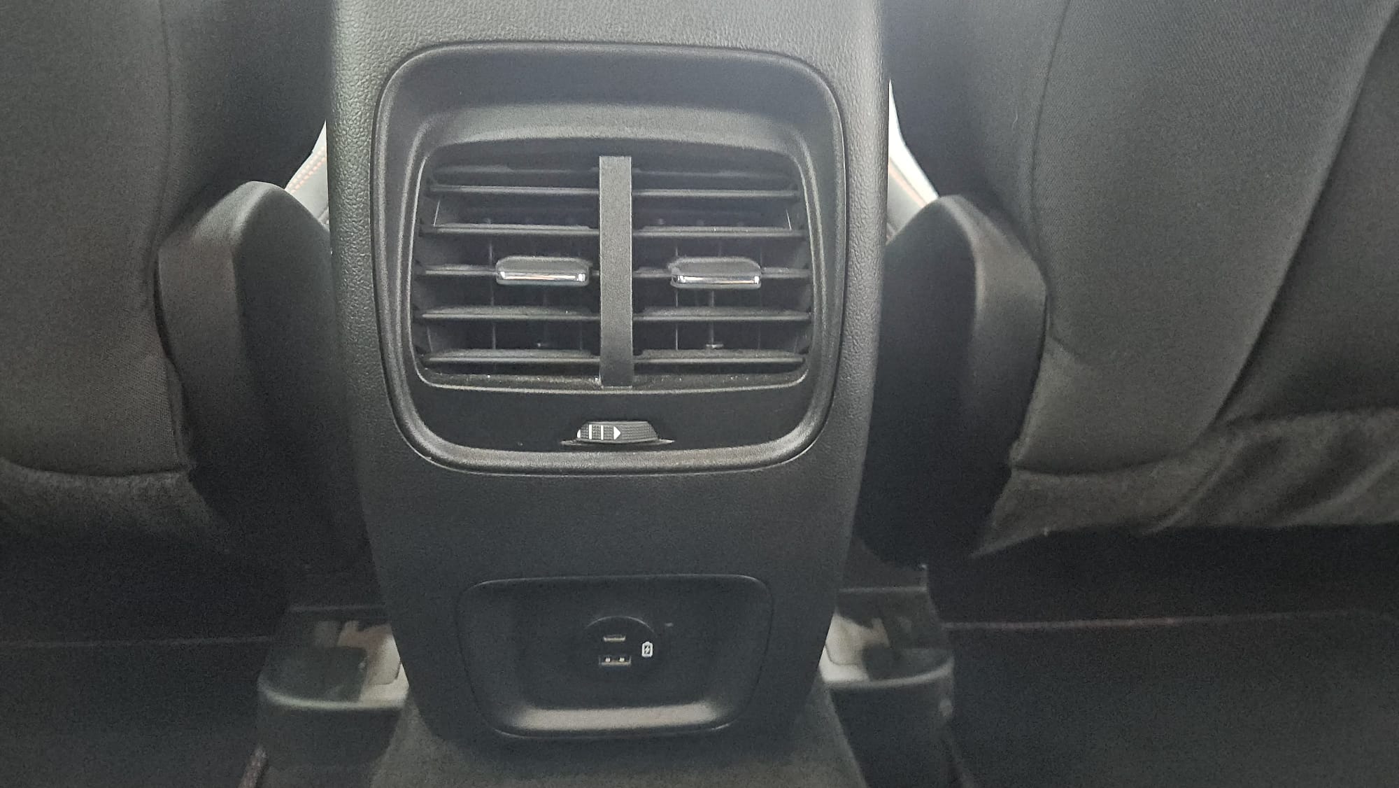 
								FORD KUGA ST-LINE 1.5 ECOBLUE full									