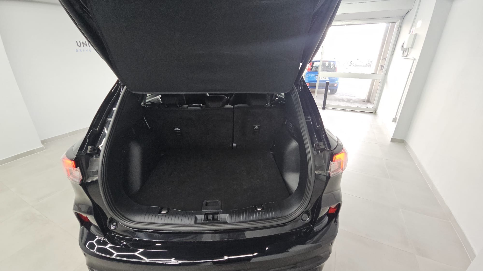 
								FORD KUGA ST-LINE 1.5 ECOBLUE full									