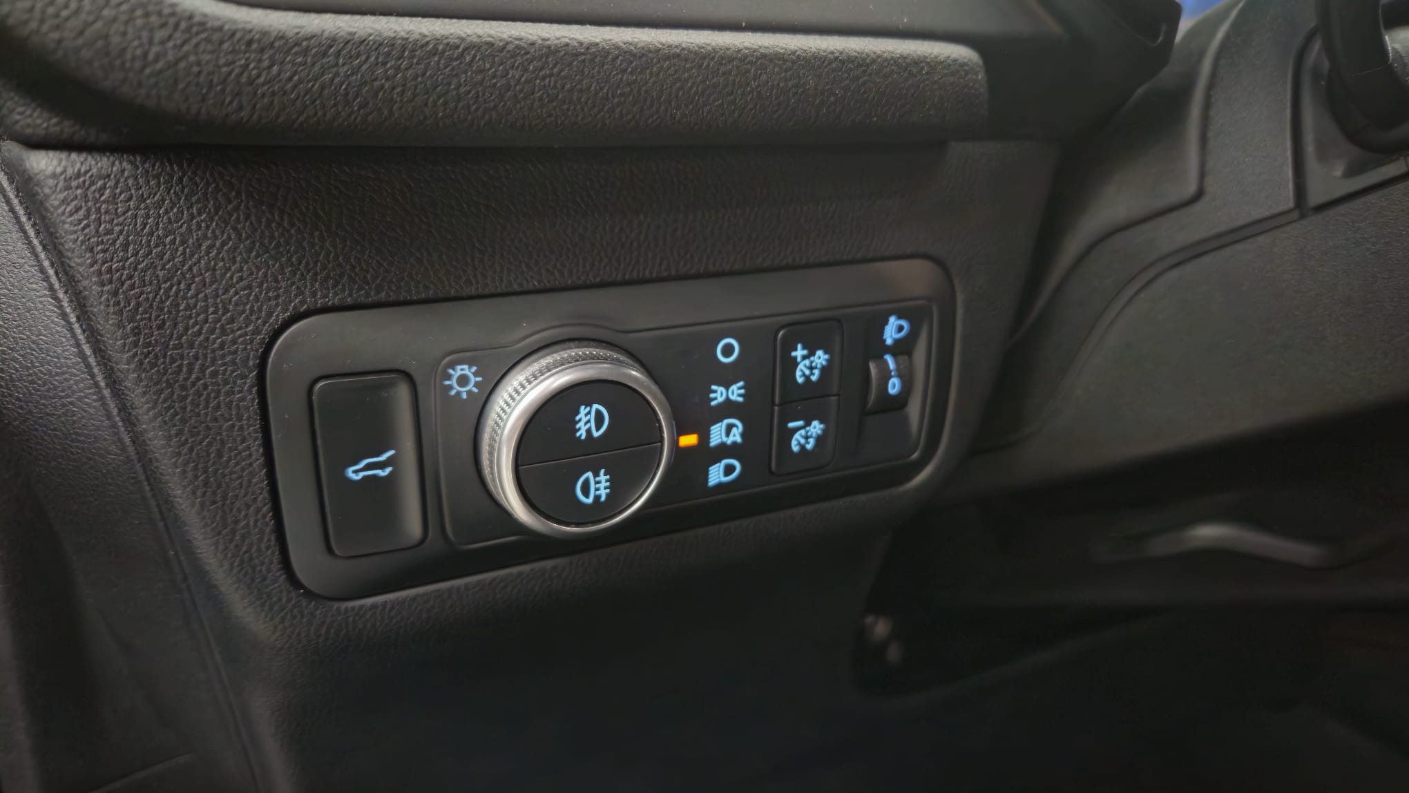 
								FORD KUGA ST-LINE 1.5 ECOBLUE full									
