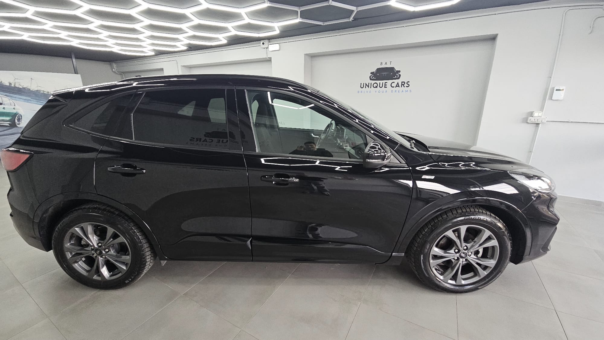 
								FORD KUGA ST-LINE 1.5 ECOBLUE full									