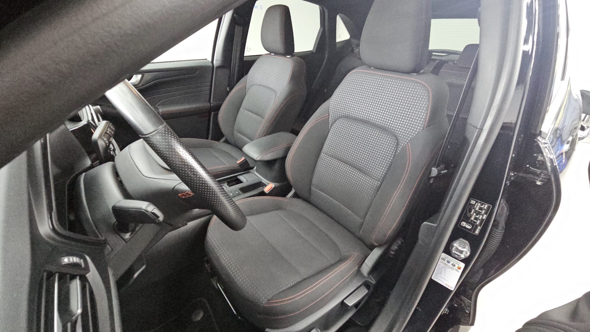 
								FORD KUGA ST-LINE 1.5 ECOBLUE full									