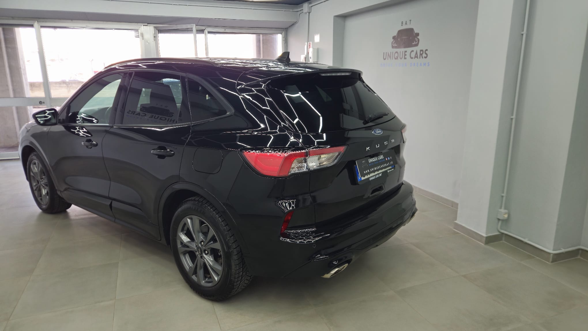 
								FORD KUGA ST-LINE 1.5 ECOBLUE full									