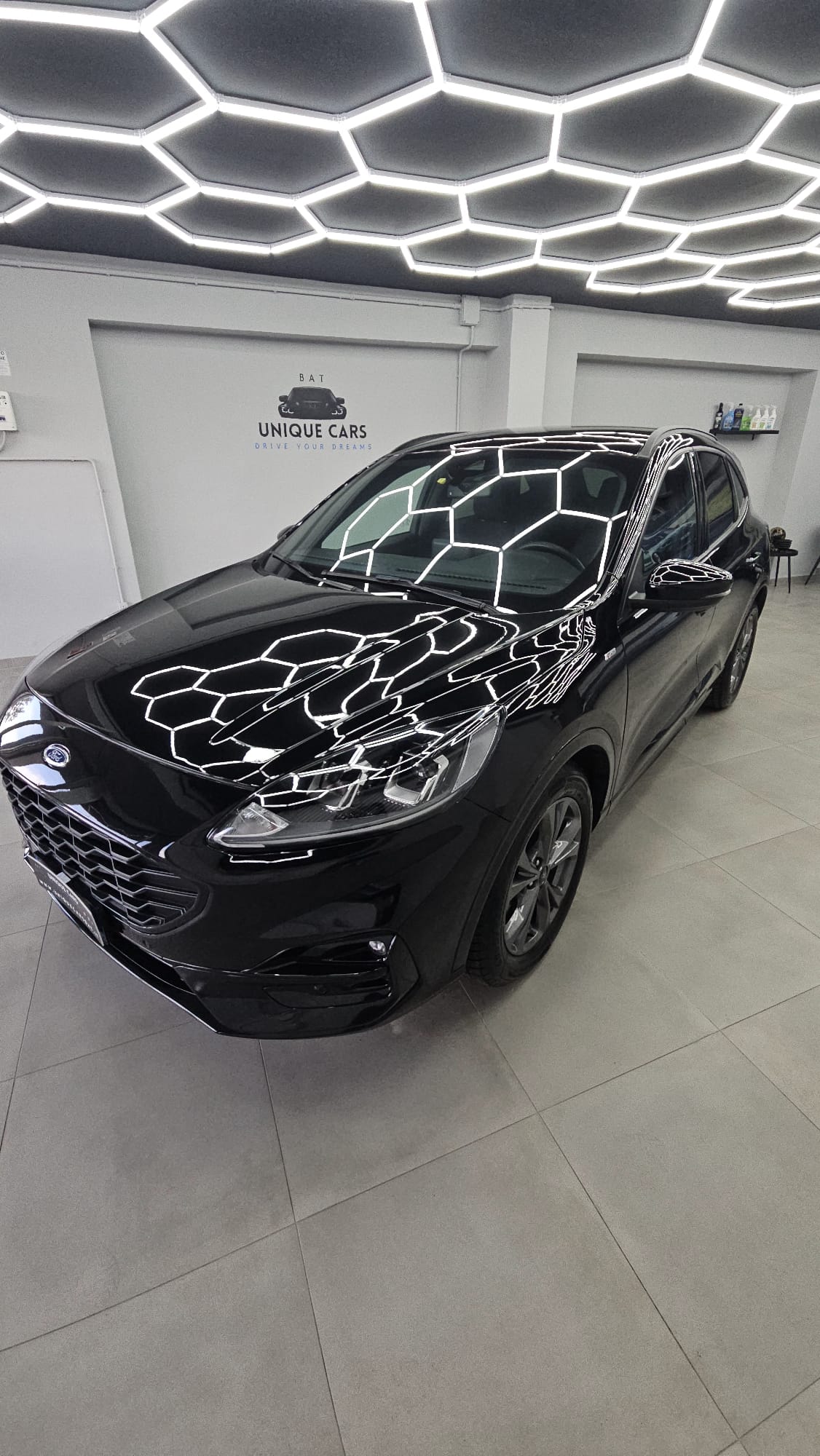 
								FORD KUGA ST-LINE 1.5 ECOBLUE full									