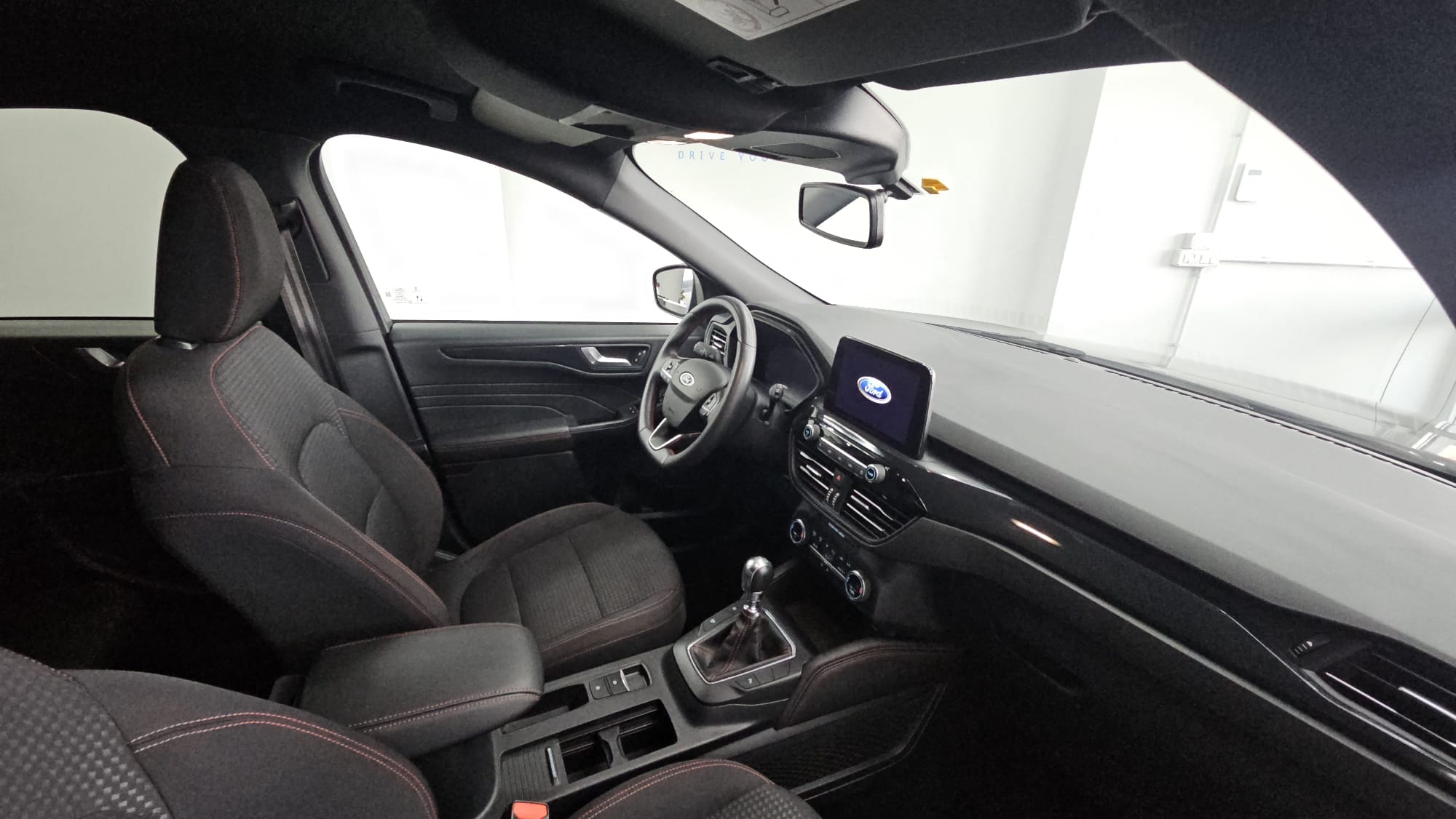 
								FORD KUGA ST-LINE 1.5 ECOBLUE full									