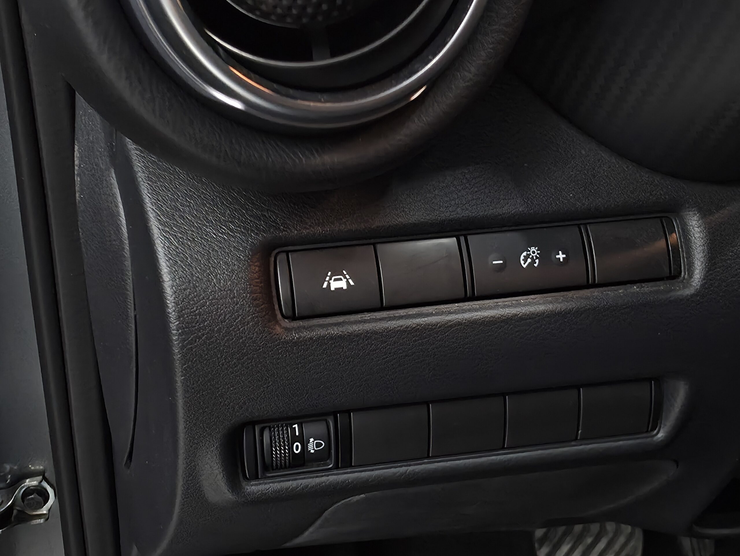 
								NISSAN JUKE N-CONNECTA 1.6 HEV 2024 full									