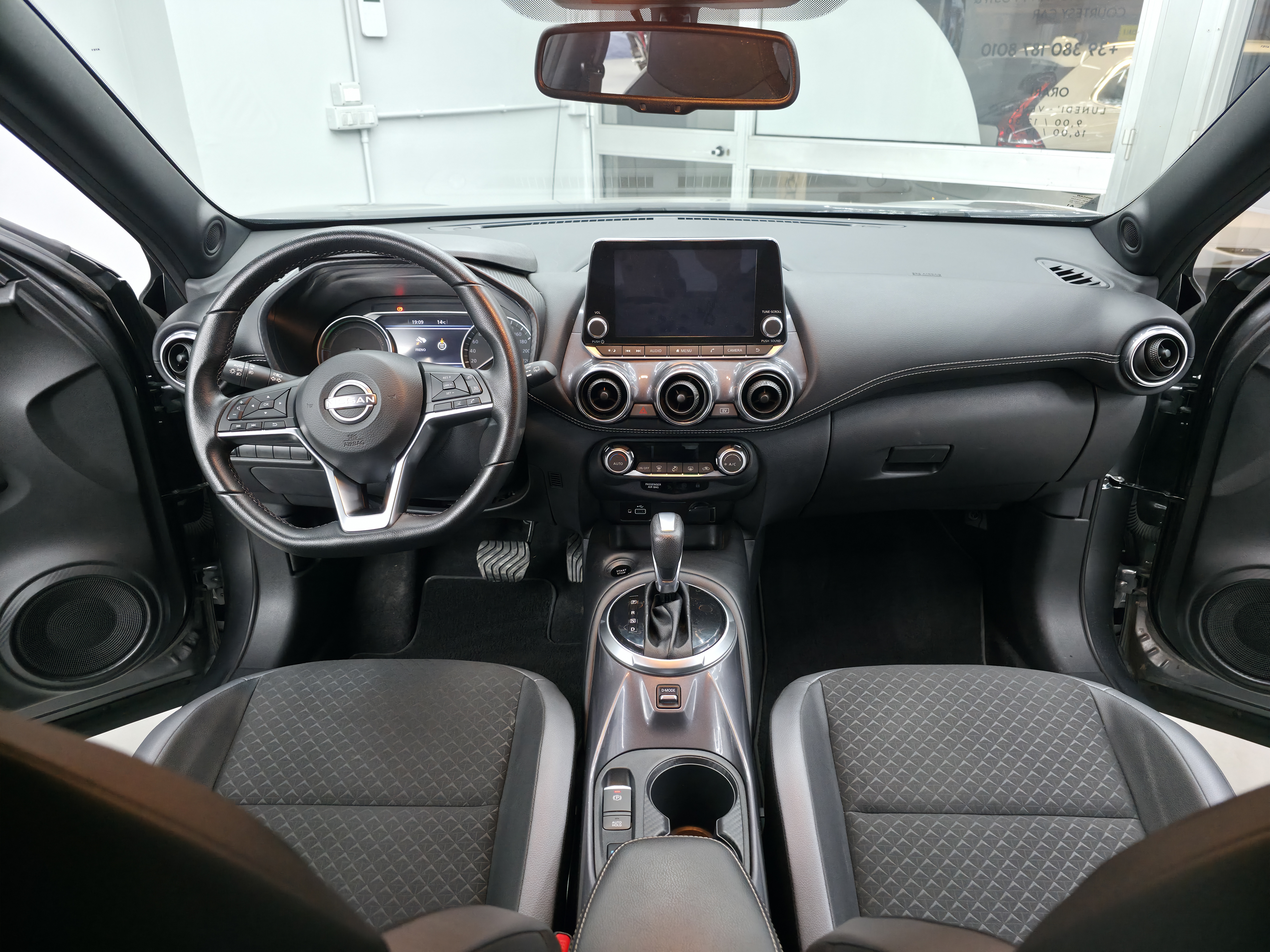 
								NISSAN JUKE N-CONNECTA 1.6 HEV 2024 full									