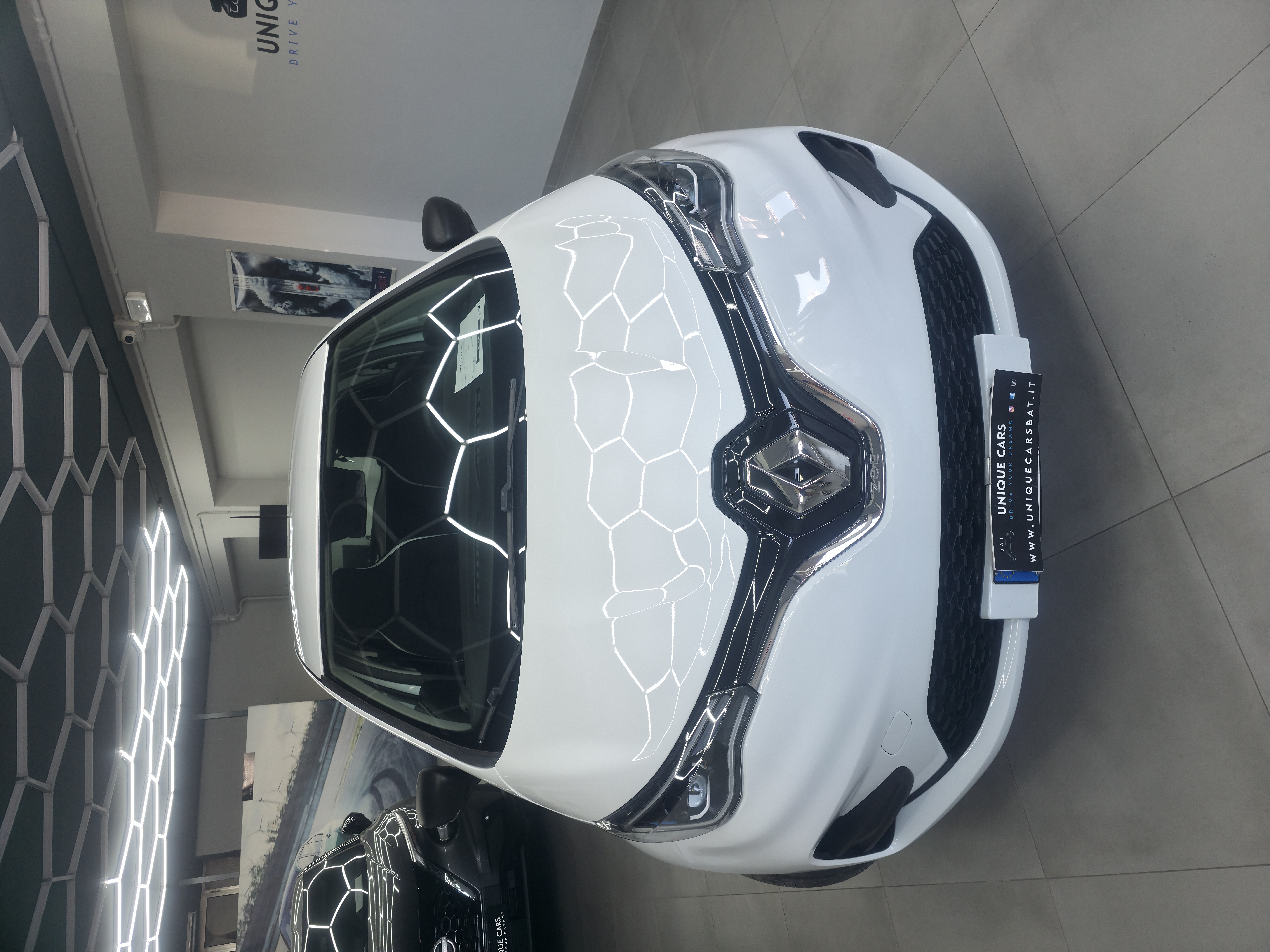 
								RENAULT ZOE full									