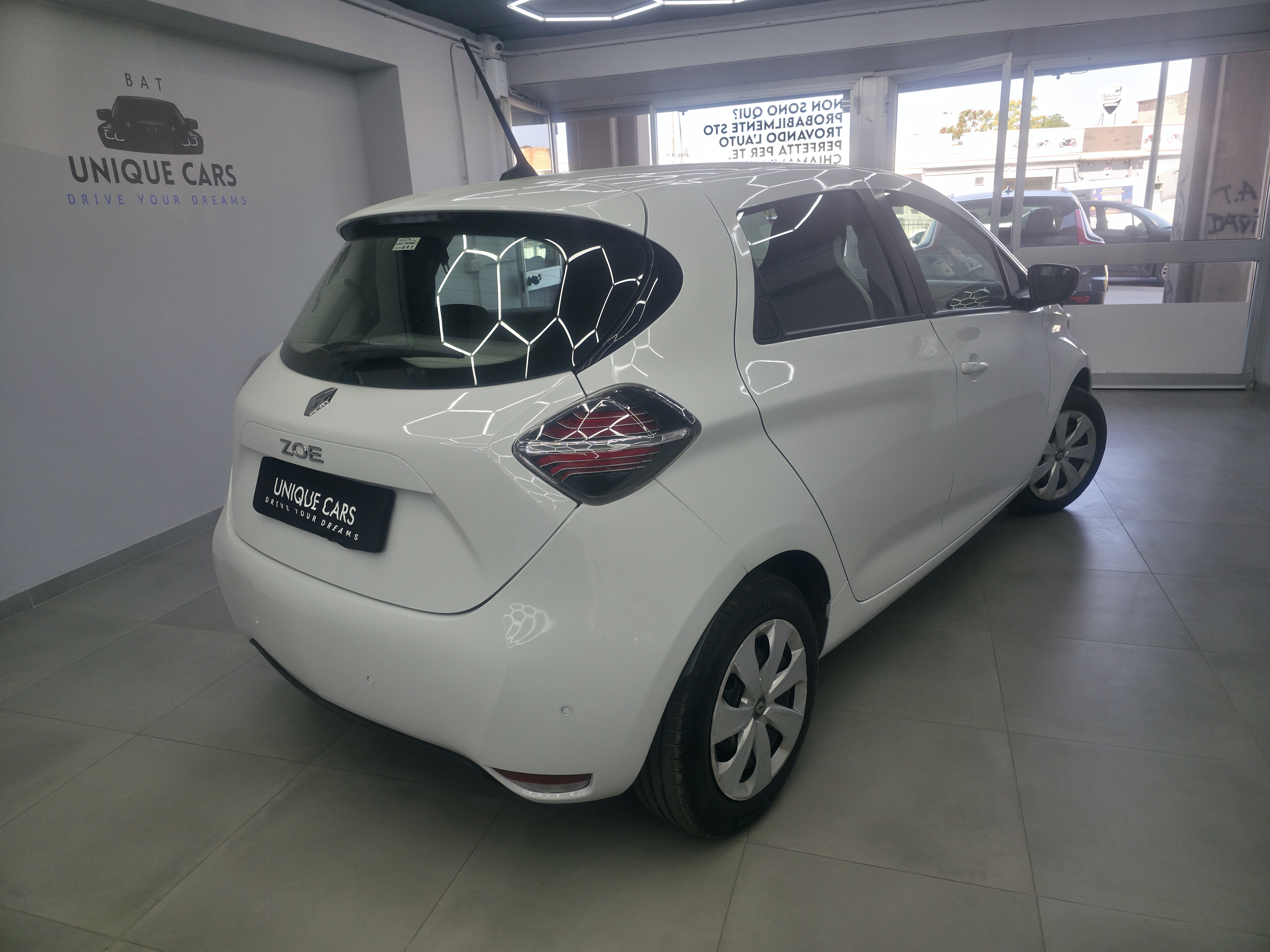 
								RENAULT ZOE full									