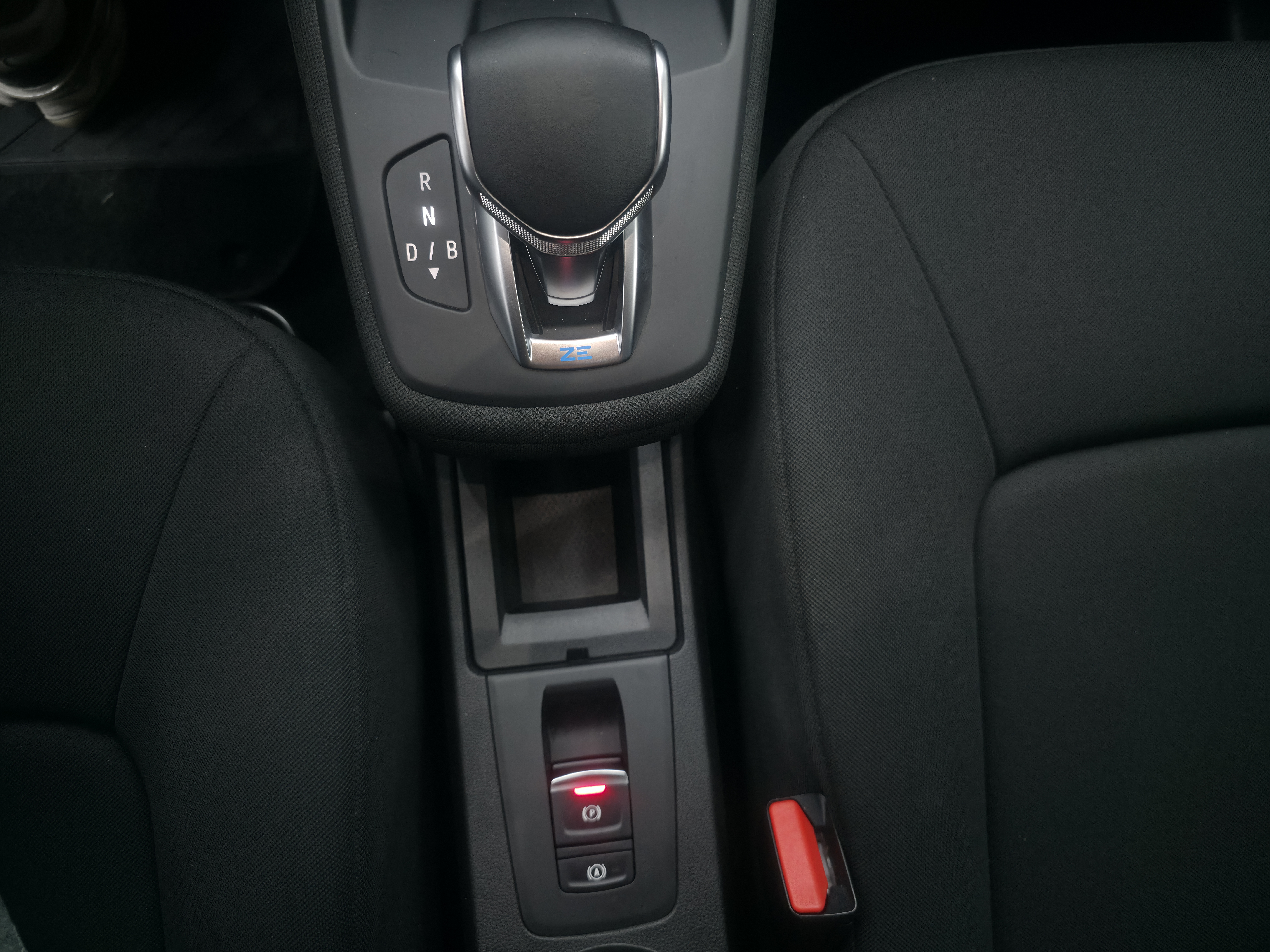 
								RENAULT ZOE full									
