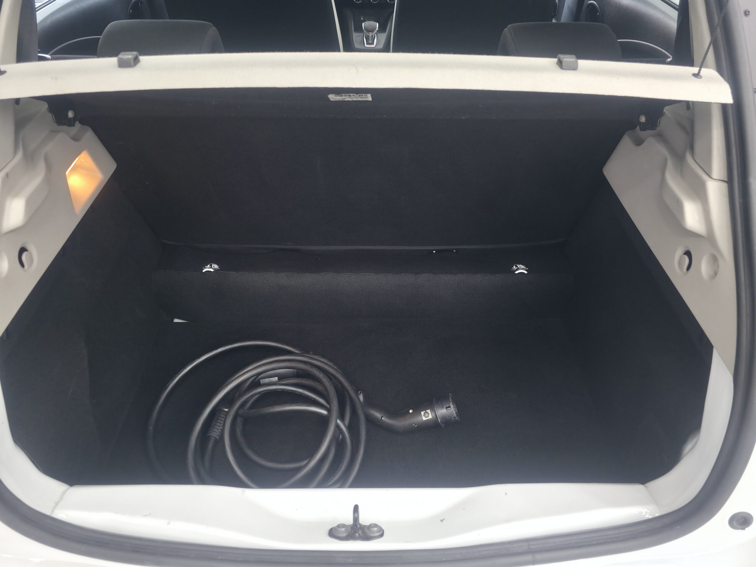 
								RENAULT ZOE full									
