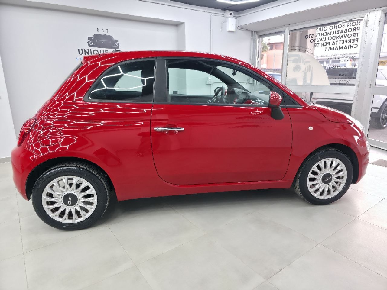 
								FIAT 500 LOUNGE full									