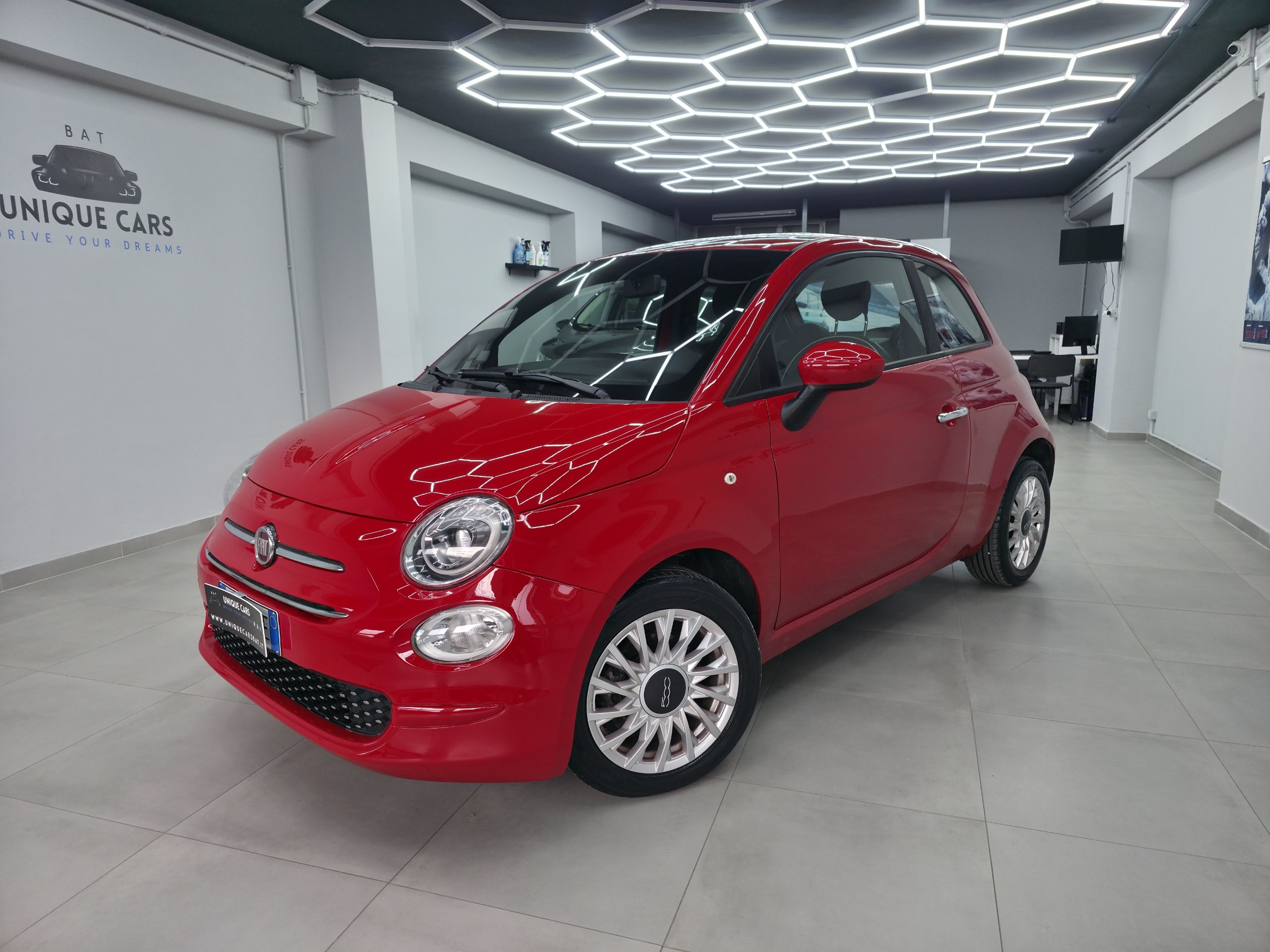 
								FIAT 500 LOUNGE full									